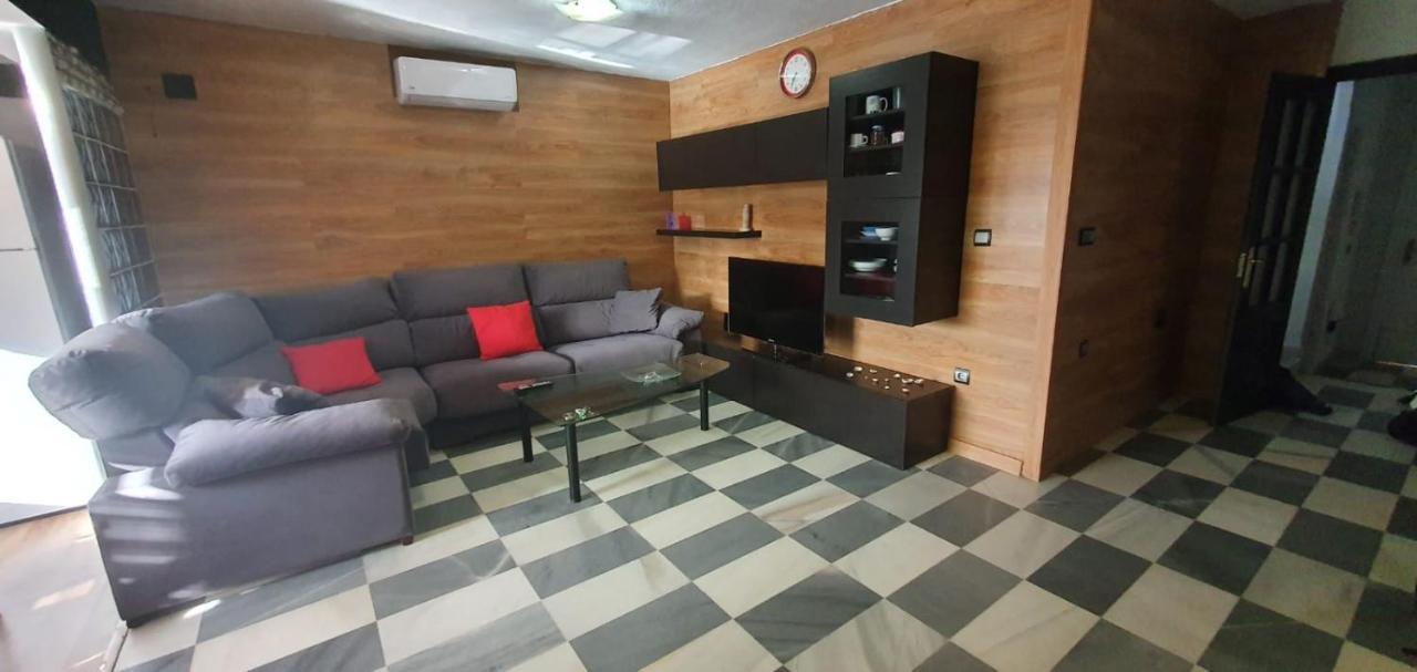 Amplio Con Wi-fi Y Aire Acondicionado Descansar Y Relajarse